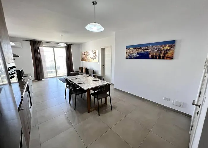 Mediterranea 2 Bedroom Smart דירה *